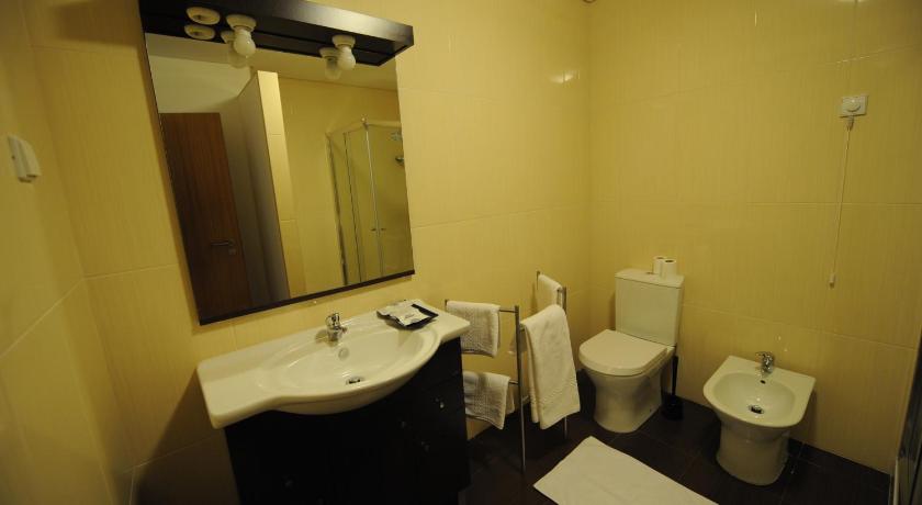 ヴィラ・ノヴァ・デ・パイヴァ Senhor dos Perdoes Alojamento Local 3つ星 ホテル 外観