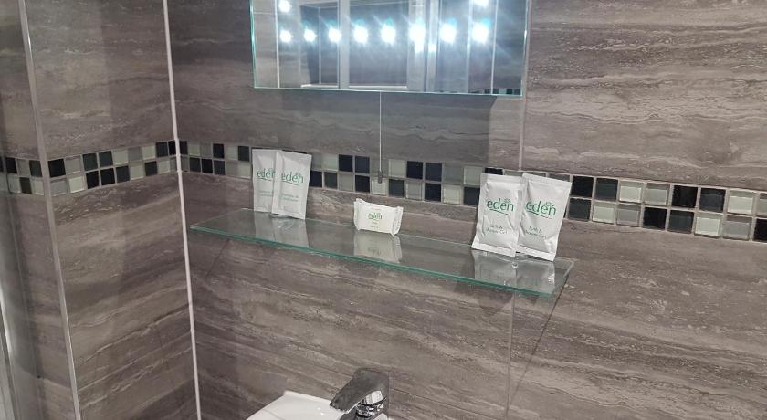 The Glebe Hotel photo