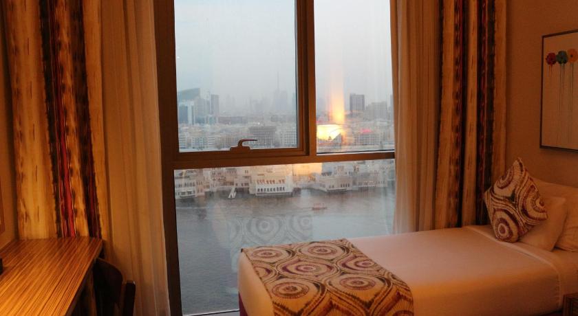 Image of 3 Single Beds, Nonsmoking, Deluxe Room 7