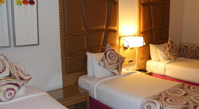 Image of 4 Single Beds, Nonsmoking, Soundproof 6