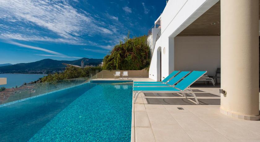 Image of Villa with Sea View 13