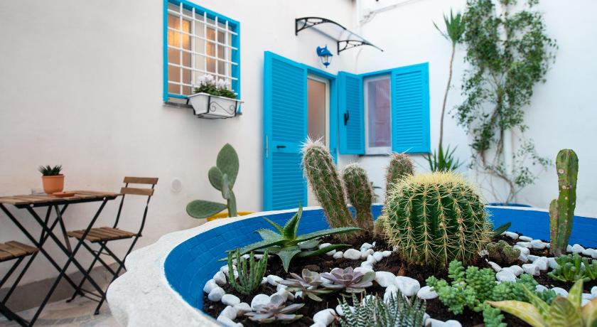 Light Blue - Apartment in the middle of everything