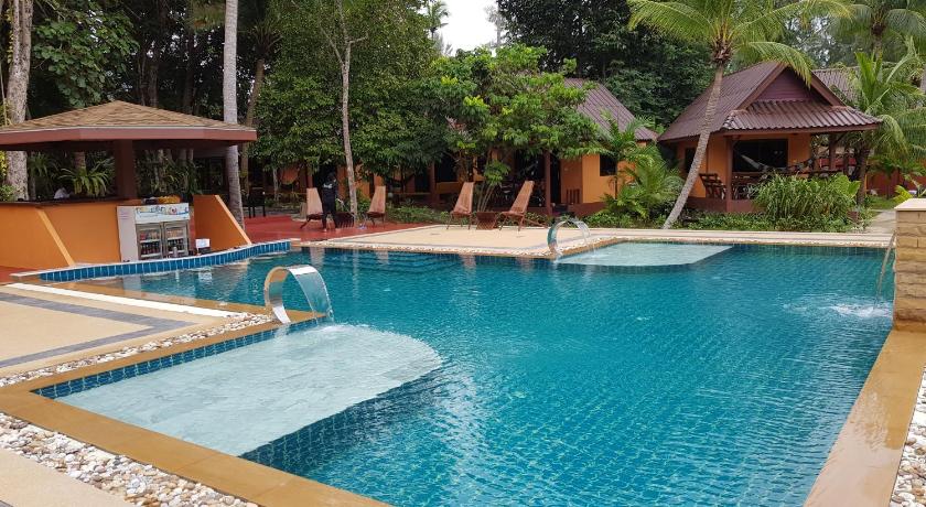 Lanta Pearl Beach Resort - image 12