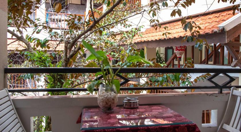 Image of Superior Window 1