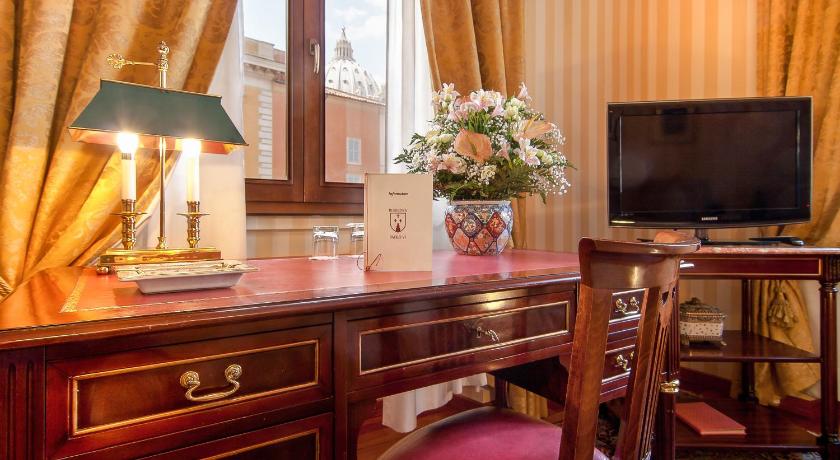 Rome Residenza Paolo VI 4-Star Hotel room