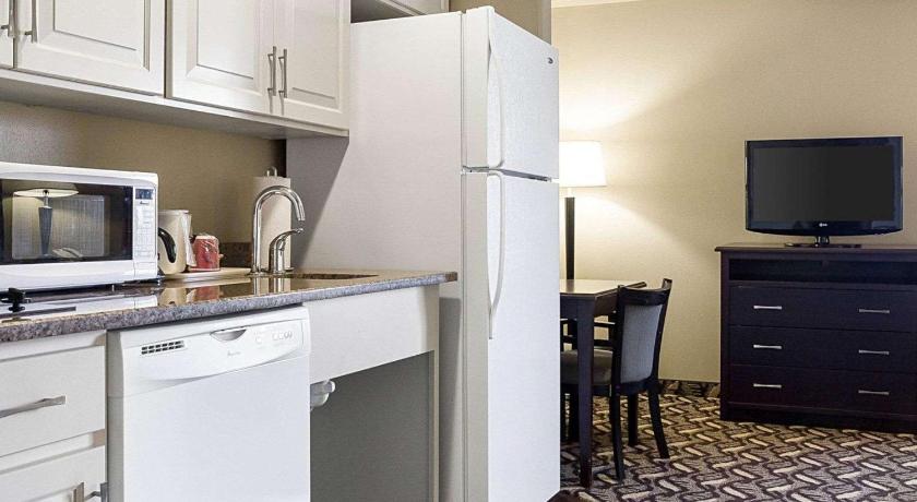 MainStay Suites Bismarck