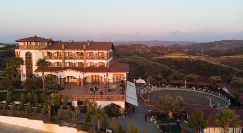 Kodra e Kuajve — Hotel in Durres