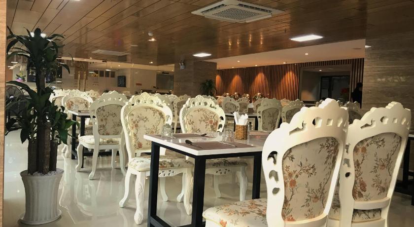 ホーチミン Imperial Saigon hotel 3つ星 ホテル プール