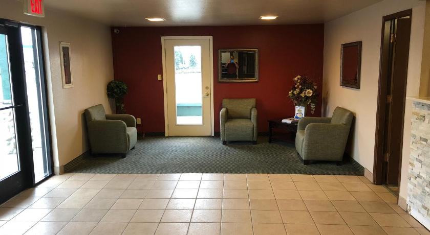 Super 8 By Wyndham Coeur D'Alene photo
