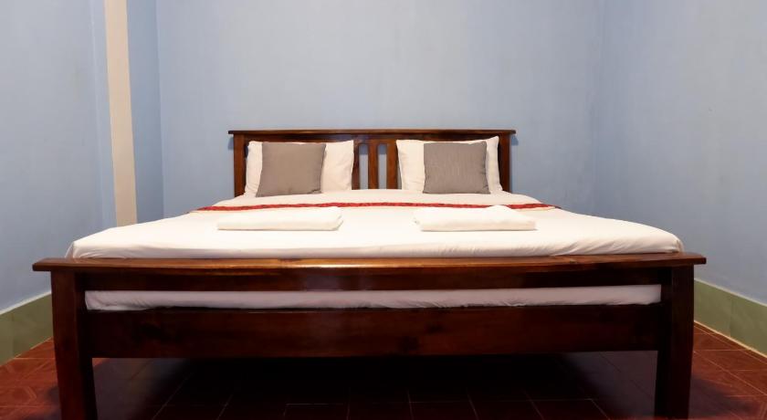 Image of Small Double Room - No Window 3