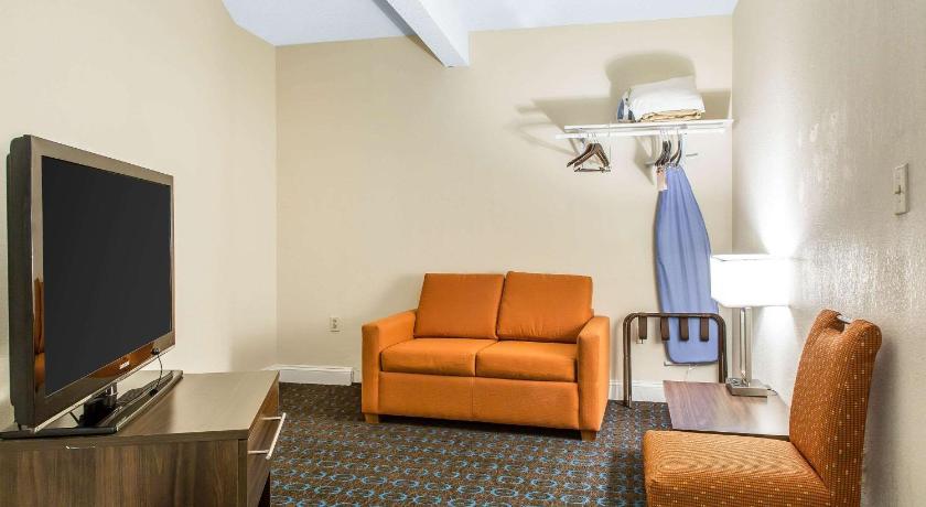 Quality Inn and Suites Newport - Middletown