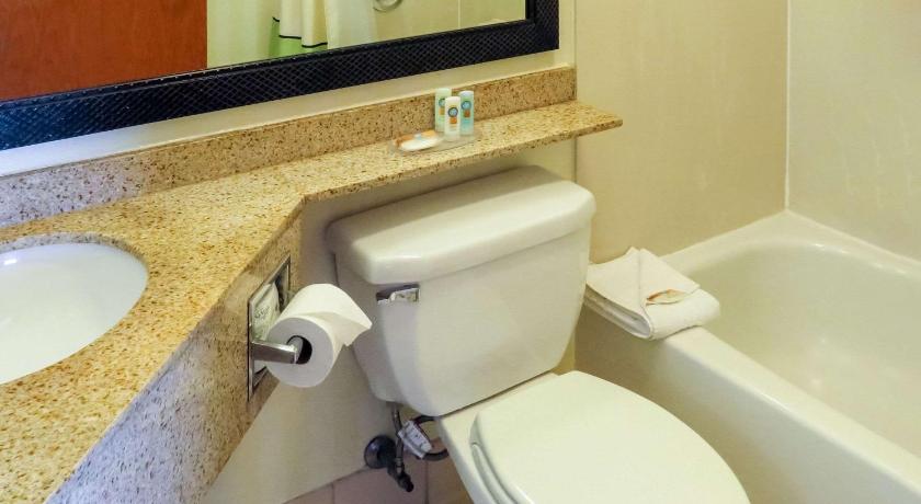 Quality Inn Cranberry Township photo