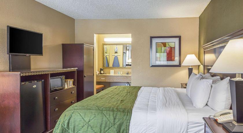 Quality Inn & Suites Greenville – Haywood Mall