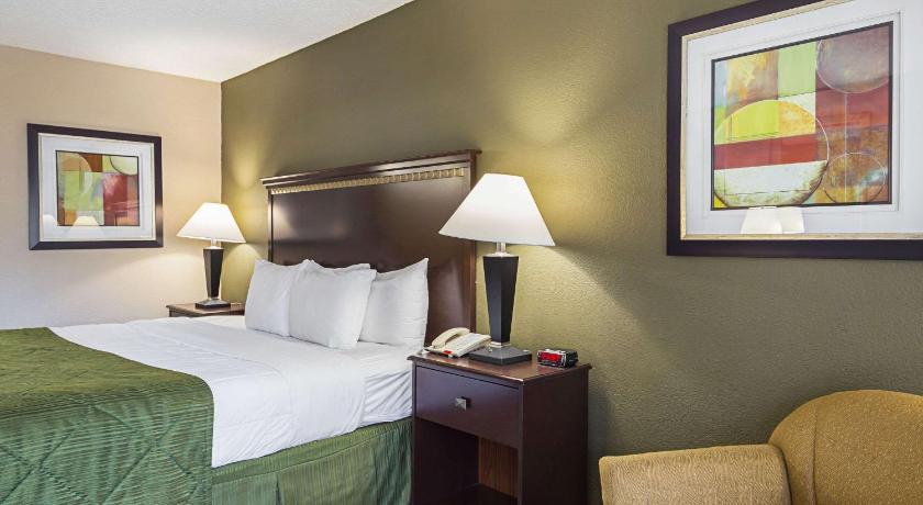 Quality Inn & Suites Greenville – Haywood Mall