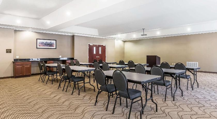 Comfort Suites Houston IAH Airport - Beltway 8