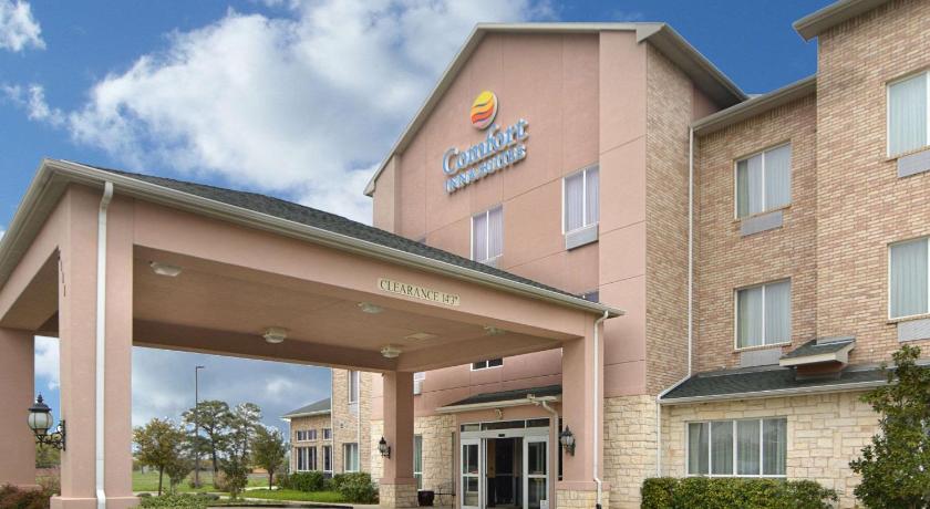 Comfort Inn & Suites Near Lake Lewisville