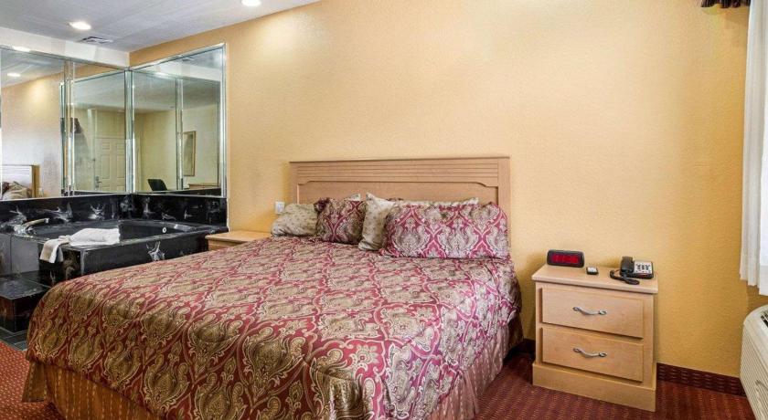 Scottish Inn & Suites IAH West