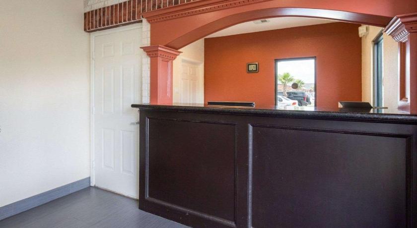 Houston Scottish Inn & Suites 2-Star Accommodation restaurant