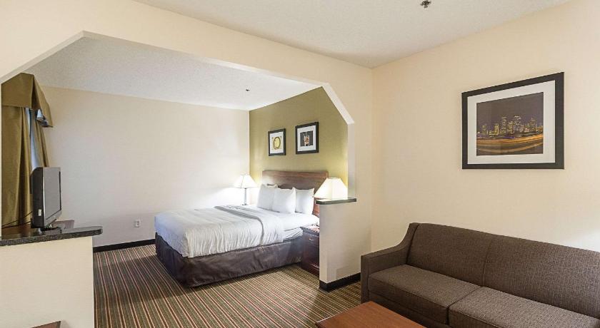 Quality Inn and Suites Westchase