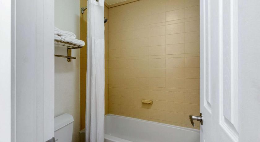 Quality Inn Clute Freeport