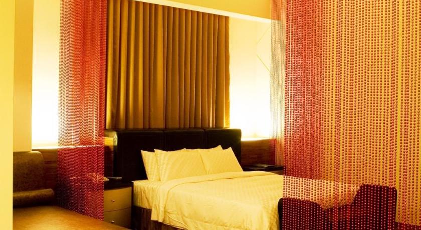 Shantir Motel - image 33