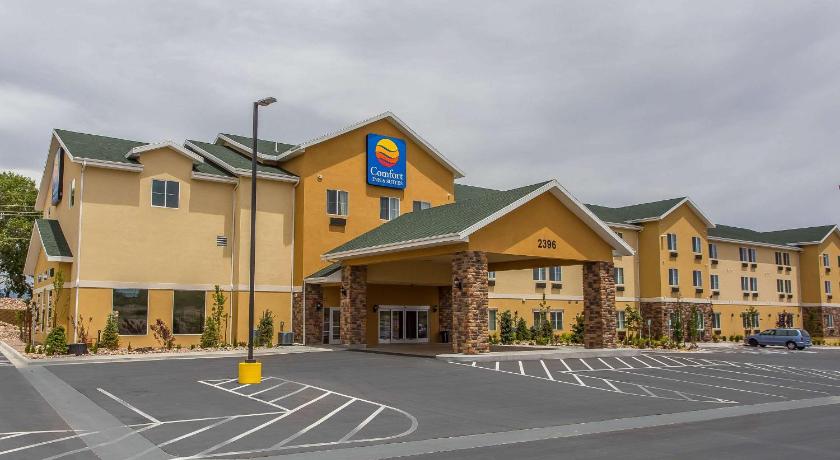 Comfort Inn & Suites Vernal - National Monument Area photo