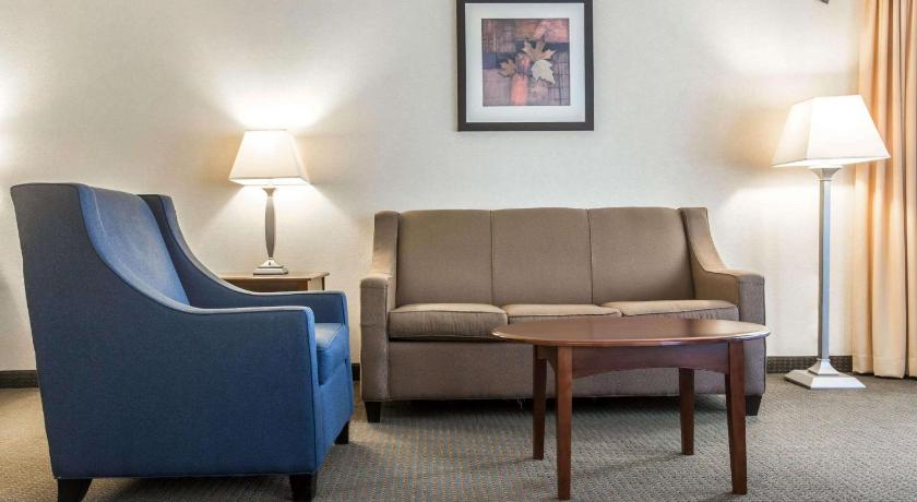 Comfort Suites South Burlington 1712 Shelburne Rd Burlington