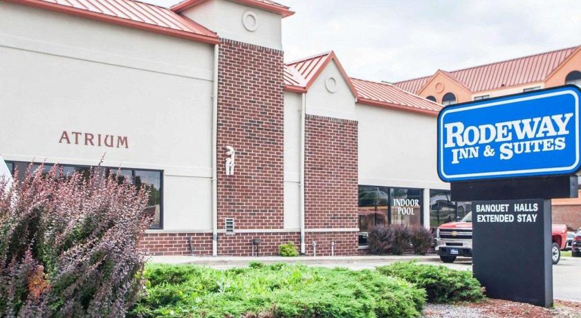 Rodeway Inn and Suites Milwaukee Airport photo