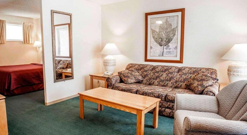 Quality Inn & Suites Bremerton near Naval Shipyard