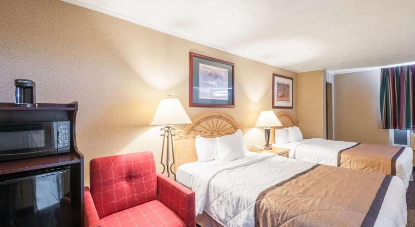 Rodeway Inn & Suites