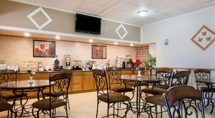 Rodeway Inn & Suites Emporia