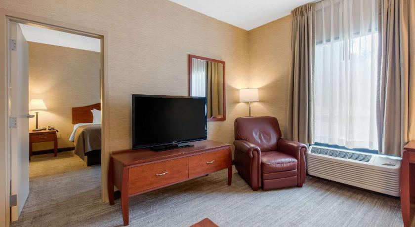 Quality Inn & Suites Benton - Draffenville