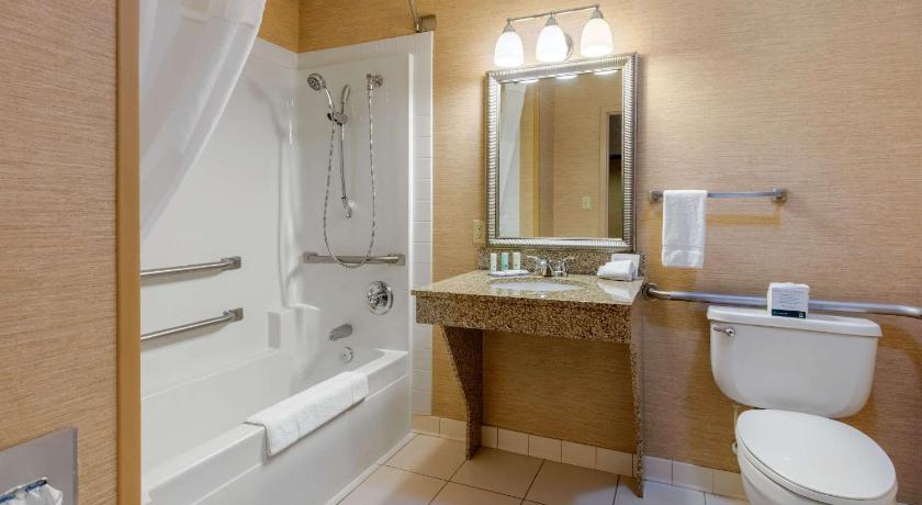 Quality Inn & Suites Benton - Draffenville