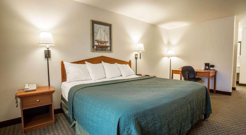 Quality Inn & Suites Federal Way - Seattle