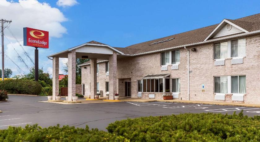 Econo Lodge Inn & Suites