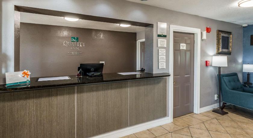 Quality Inn I-10 East near AT&T Center photo