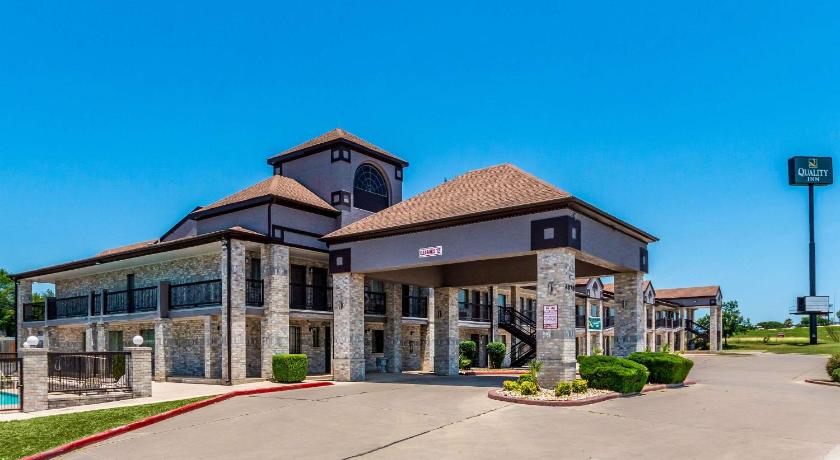 Quality Inn I-10 East near AT&T Center photo