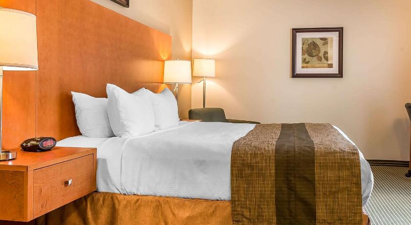 Quality Inn and Suites Hawkesbury
