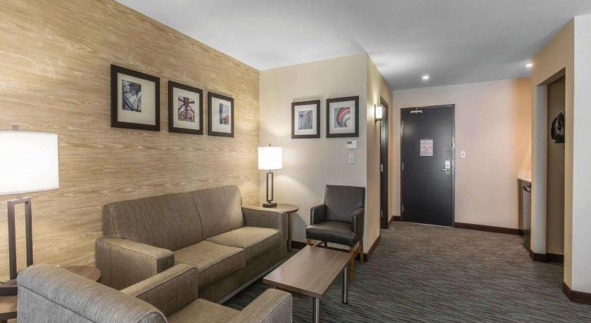 Comfort Inn and Suites Airport North Calgary