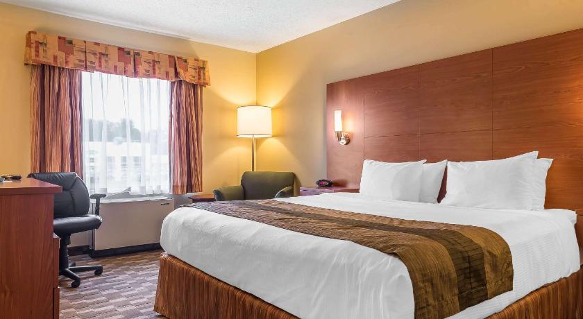 Quality Inn and Suites Hawkesbury