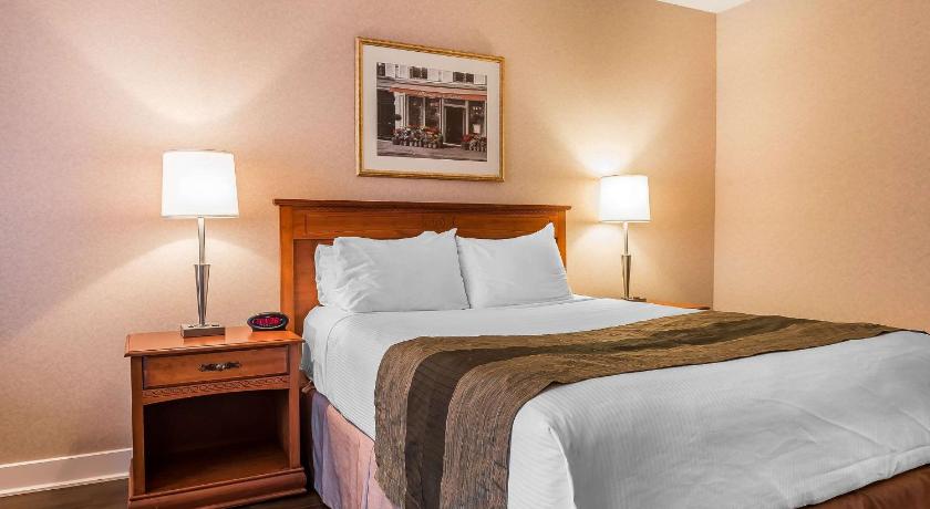 Quality Inn and Suites Hawkesbury