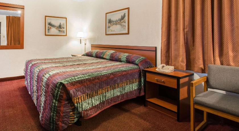 Rodeway Inn & Suites