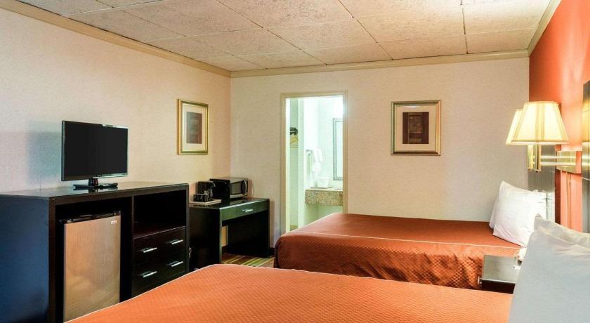 Rodeway Inn Newark - image 12