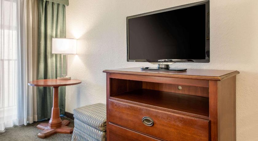 Quality Inn & Suites Tarpon Springs South