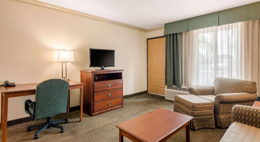 Quality Inn & Suites Tarpon Springs South