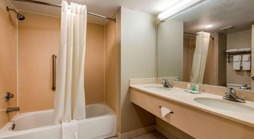 Quality Inn & Suites Tarpon Springs South