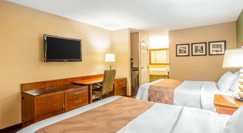 Quality Inn & Suites near Robins Air Force Base