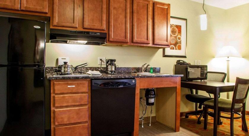 Suburban Extended Stay Hotel Cedar Falls