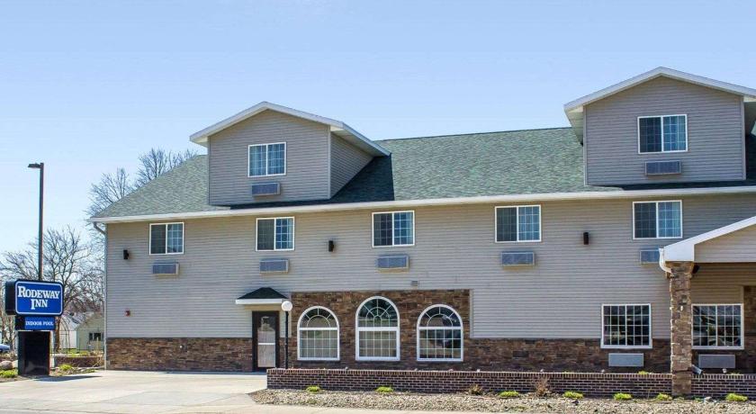 Rodeway Inn and Suites near Okoboji Lake Milford photo