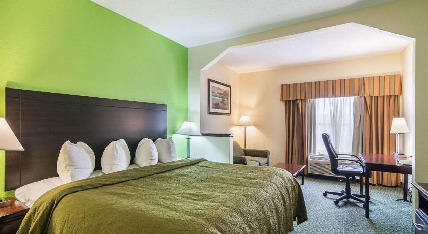 Quality Inn and Suites Harvey Hotel